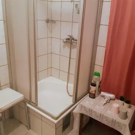 Fassbinder Klause Mit Mini-terrasse סנט ויט אן דר גלאן
