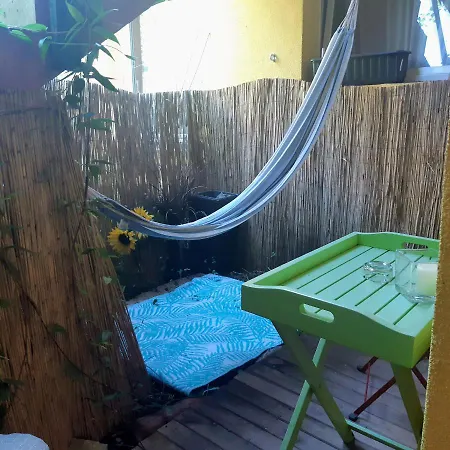 Fassbinder Klause Mit Mini-terrasse דירה