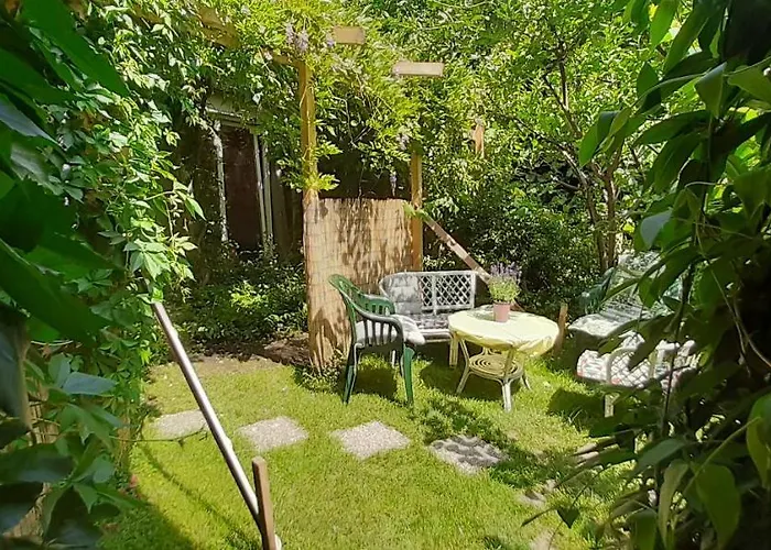 Fassbinder Klause Mit Mini-terrasse דירה *